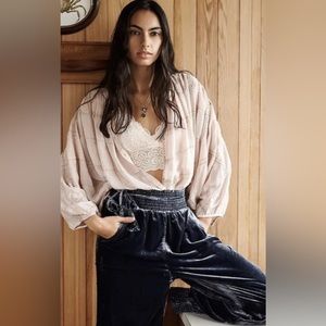 Anthropologie Gloria Velvet Joggers…Navy…size XS…NWT